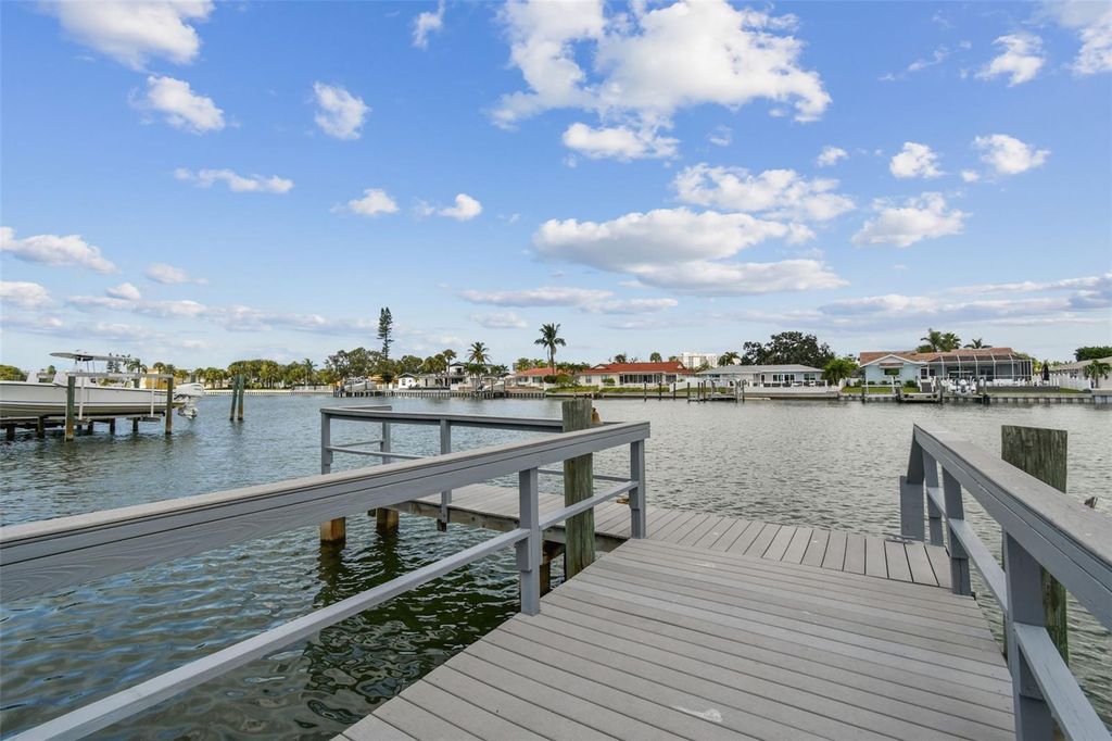 Image 91 of property listing at 221 HOWARD DRIVE, Belleair Beach, FL 33786