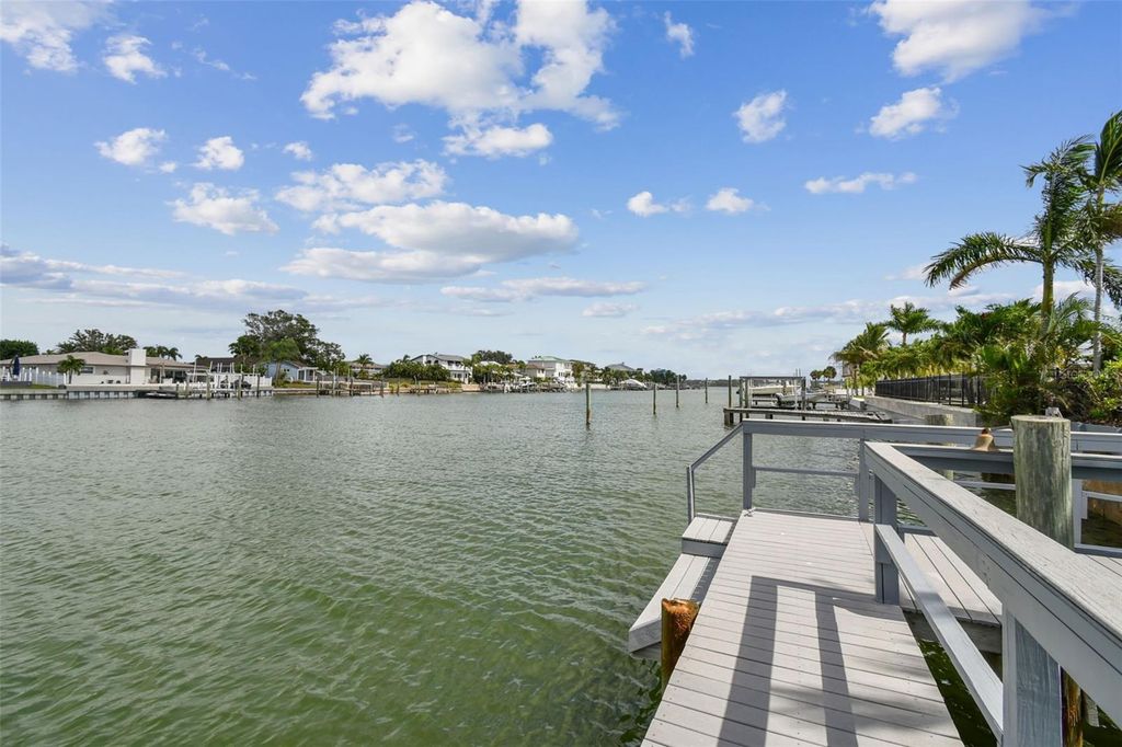 Image 94 of property listing at 221 HOWARD DRIVE, Belleair Beach, FL 33786
