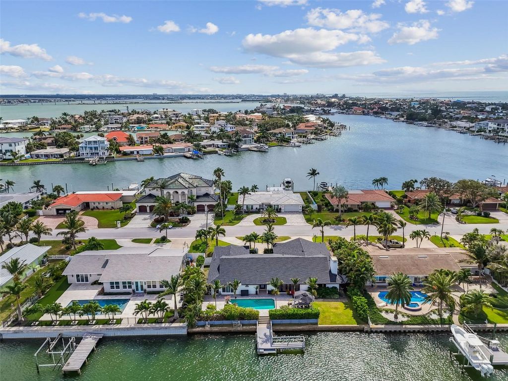 Image 99 of property listing at 221 HOWARD DRIVE, Belleair Beach, FL 33786