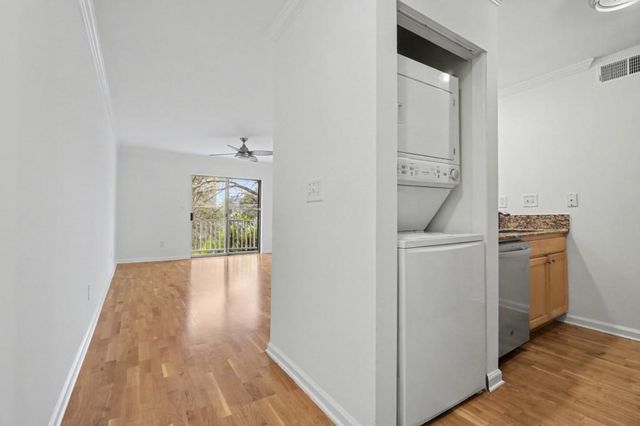 1041 State NW Street 34, Atlanta, GA 30318