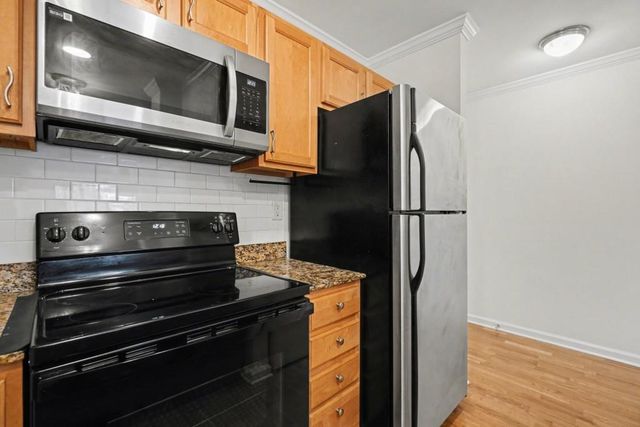 1041 State NW Street 34, Atlanta, GA 30318