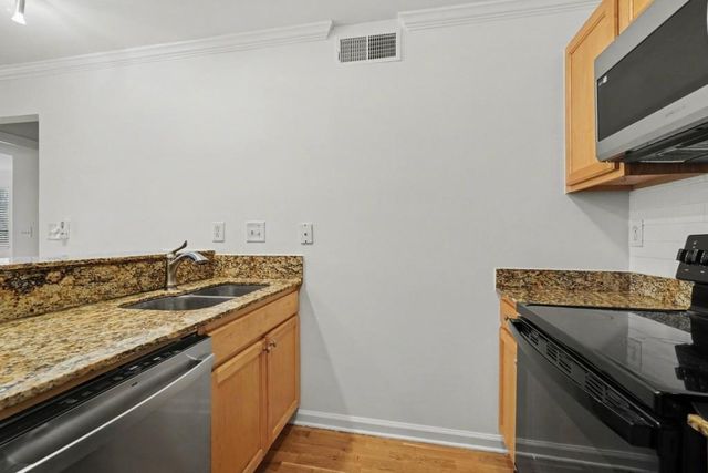 1041 State NW Street 34, Atlanta, GA 30318