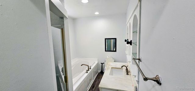 24653 Eureka Avenue, Warren, MI 48091