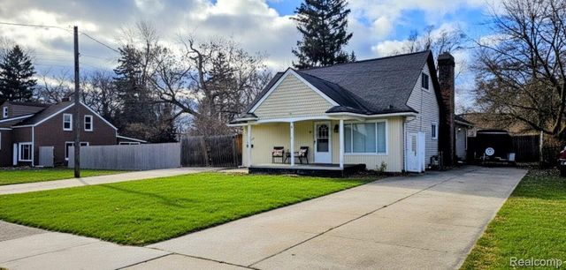 24653 Eureka Avenue, Warren, MI 48091