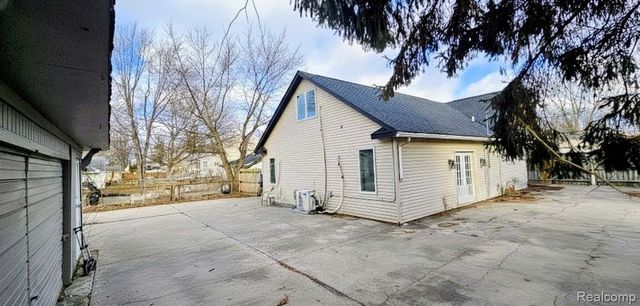 24653 Eureka Avenue, Warren, MI 48091