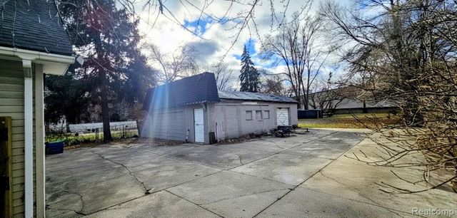 24653 Eureka Avenue, Warren, MI 48091