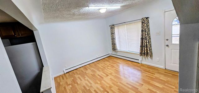 24653 Eureka Avenue, Warren, MI 48091