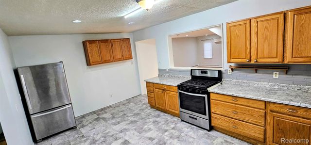 24653 Eureka Avenue, Warren, MI 48091