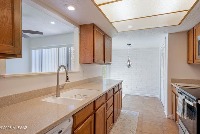 4671 E Camino De Oro, Tucson, AZ 85718