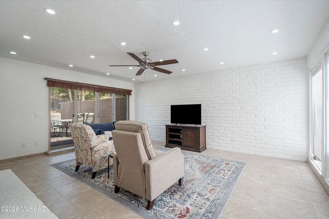4671 E Camino De Oro, Tucson, AZ 85718