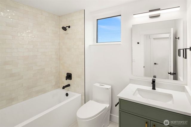 727 18th Avenue, Seattle, WA 98122