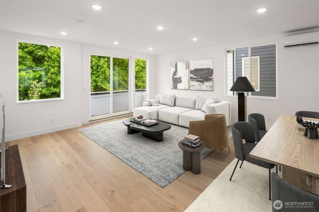 727 18th Avenue, Seattle, WA 98122