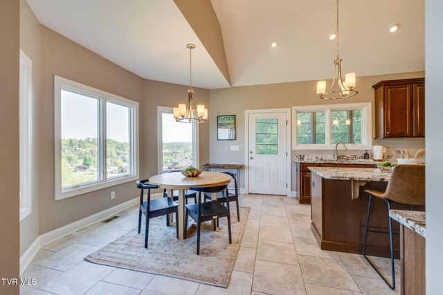 134 Mcafee Bluff, Johnson City, TN 37615
