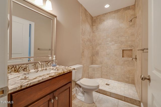134 Mcafee Bluff, Johnson City, TN 37615