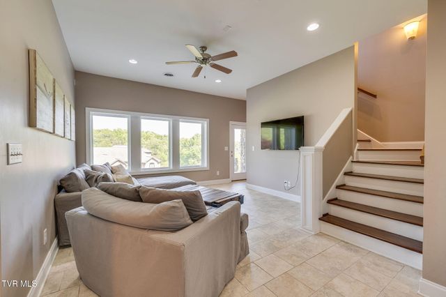 134 Mcafee Bluff, Johnson City, TN 37615