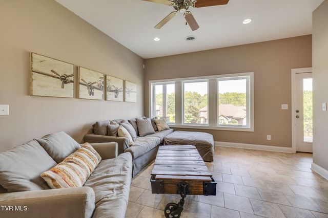 134 Mcafee Bluff, Johnson City, TN 37615