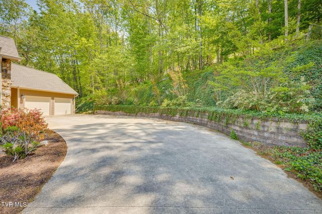 134 Mcafee Bluff, Johnson City, TN 37615