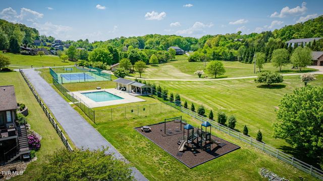 134 Mcafee Bluff, Johnson City, TN 37615