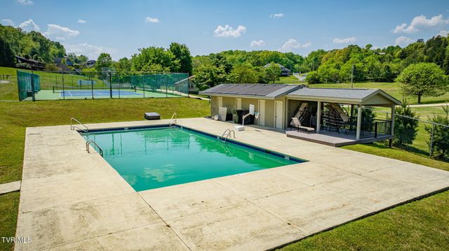 134 Mcafee Bluff, Johnson City, TN 37615