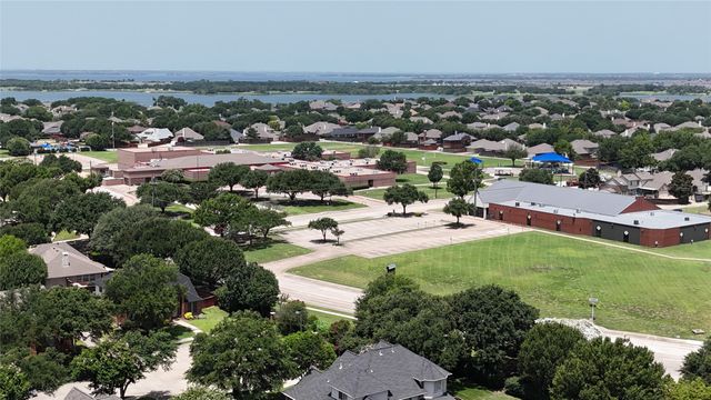 5900 Avocet Way, The Colony, TX 75056
