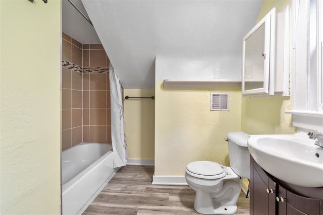 1047 Eastern Avenue, Grand Rapids, MI 49503