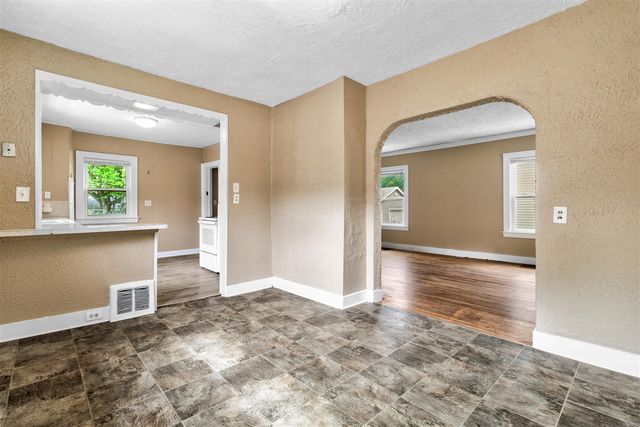 1047 Eastern Avenue, Grand Rapids, MI 49503