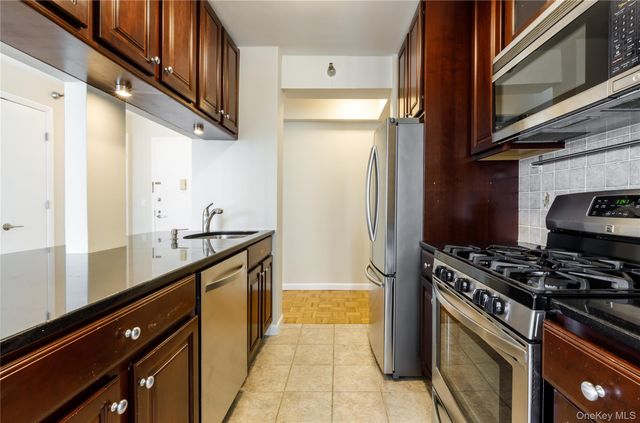 4-74 48Th Avenue 15C, Long Island City, NY 11109