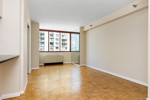 4-74 48Th Avenue 15C, Long Island City, NY 11109