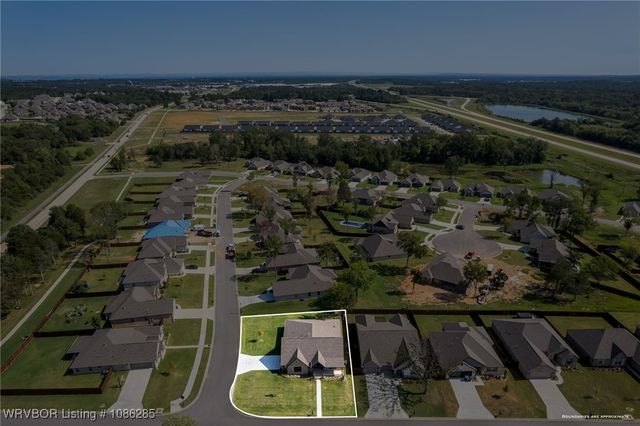 8301 McLaren Drive, Fort Smith, AR 72916