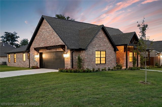 8301 McLaren Drive, Fort Smith, AR 72916