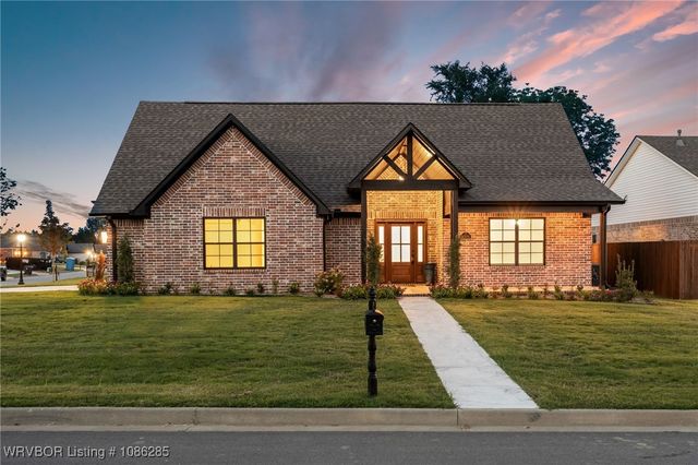 8301 McLaren Drive, Fort Smith, AR 72916