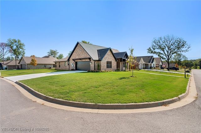 8301 McLaren Drive, Fort Smith, AR 72916