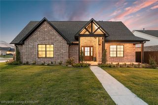 8301 McLaren Drive, Fort Smith, AR 72916