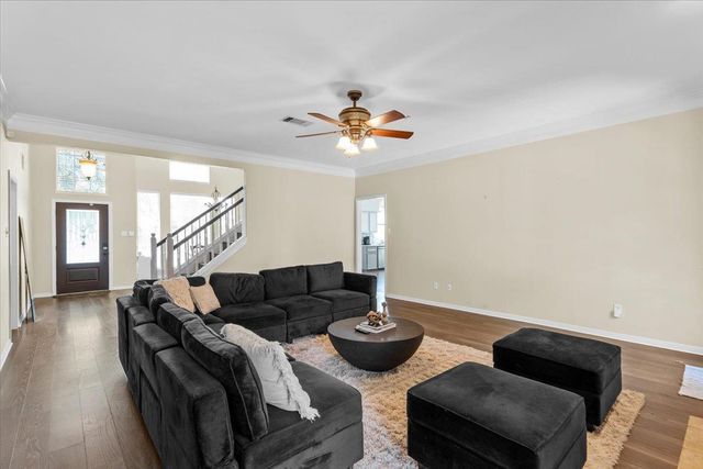 10116 Pinehurst DR, Austin, TX 78747