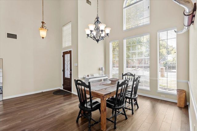 10116 Pinehurst DR, Austin, TX 78747