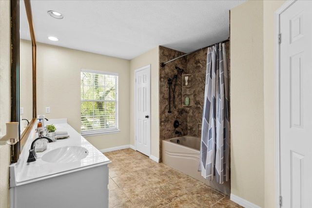 10116 Pinehurst DR, Austin, TX 78747