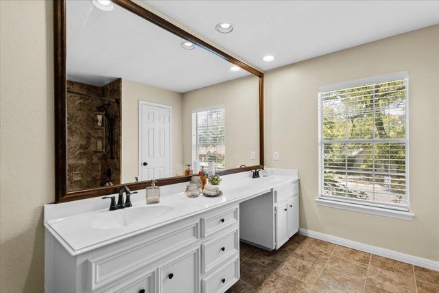 10116 Pinehurst DR, Austin, TX 78747