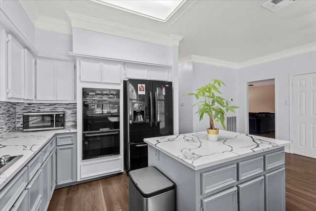 10116 Pinehurst DR, Austin, TX 78747