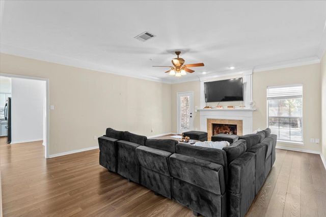 10116 Pinehurst DR, Austin, TX 78747