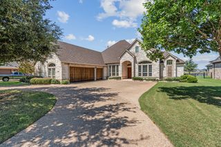 2703 Waters Edge Drive, Granbury, TX 76048