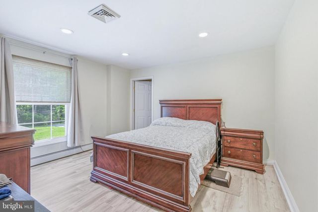 903 OLD FORGE RD, Oxford, PA 19363