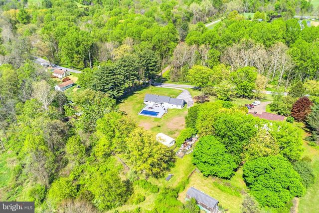 903 OLD FORGE RD, Oxford, PA 19363