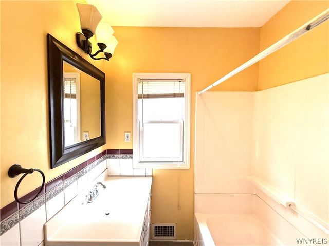 46 Cunard Road, Buffalo, NY 14216