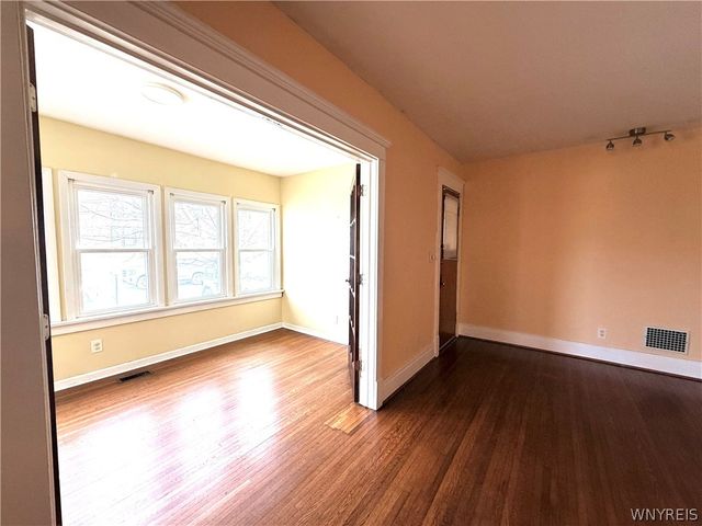 46 Cunard Road, Buffalo, NY 14216