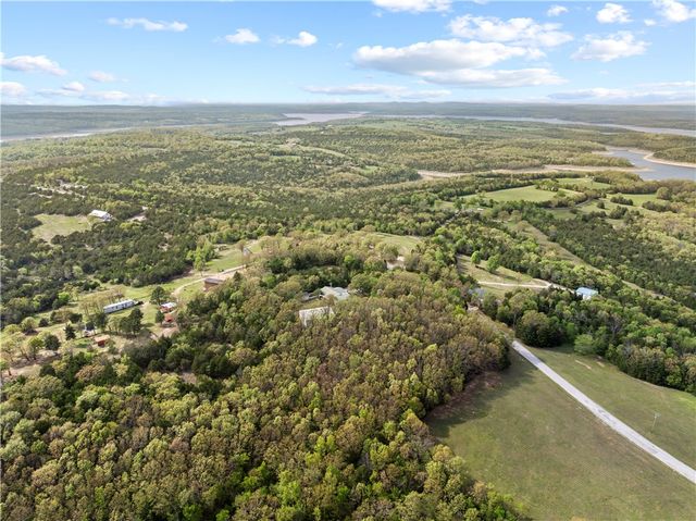 1862 Marion County 2027, Yellville, AR 72687