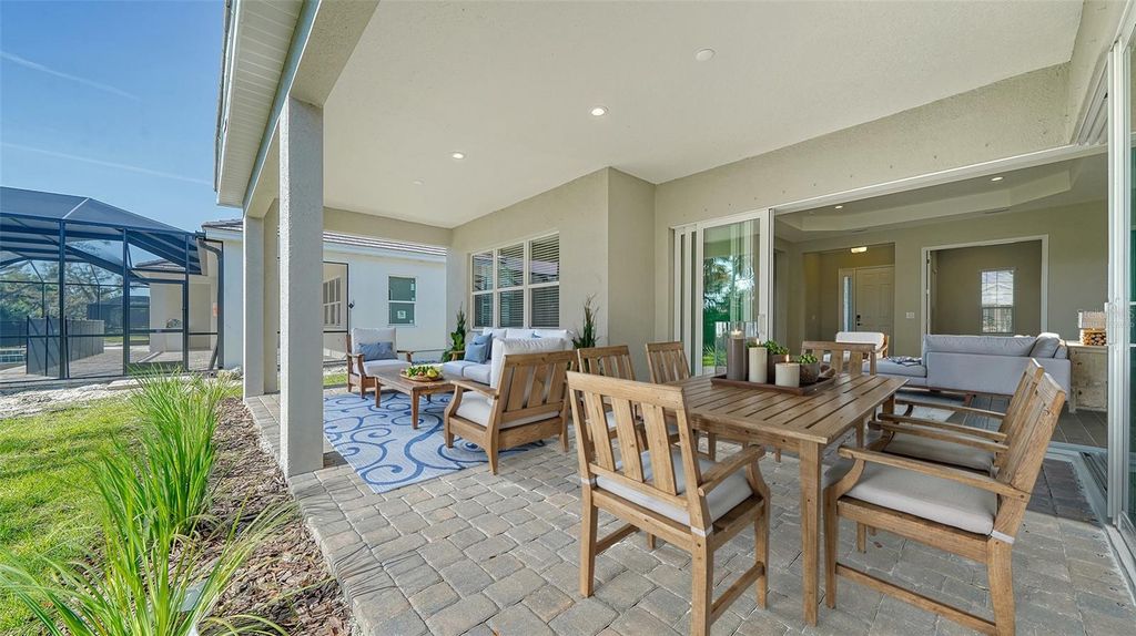 Image 2 of property listing at 21297 HOLMES CIRCLE, Venice, FL 34293