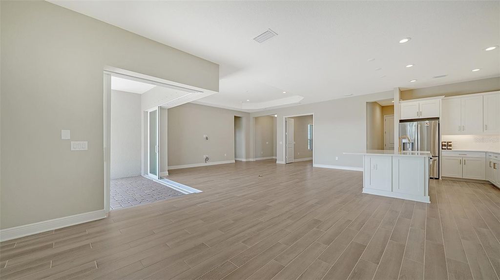 Image 12 of property listing at 21297 HOLMES CIRCLE, Venice, FL 34293