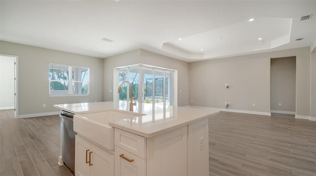 Image 14 of property listing at 21297 HOLMES CIRCLE, Venice, FL 34293