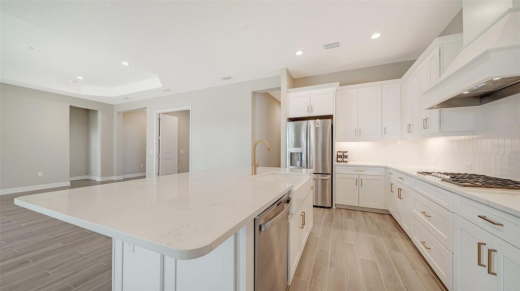 Image 16 of property listing at 21297 HOLMES CIRCLE, Venice, FL 34293