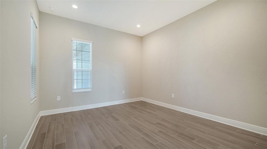 Image 17 of property listing at 21297 HOLMES CIRCLE, Venice, FL 34293